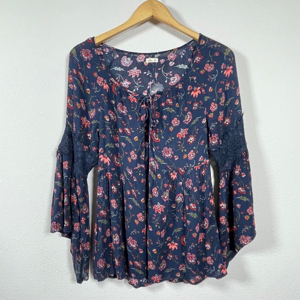 Hollister Floral Babydoll Top Womens XS Navy Blue NWT Bell Sleeve‎ Boho Crochet